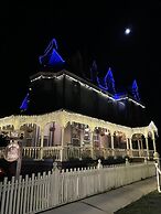 Grand Gables Inn Bed & Breakfast