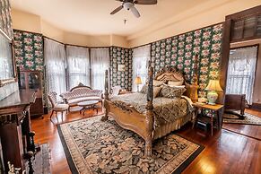 Grand Gables Inn Bed & Breakfast