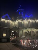 Grand Gables Inn Bed & Breakfast