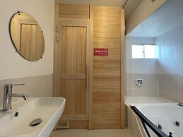 Kohaku AMBER Kamakura Zaimokuza