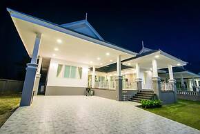 Baan Hua Hin Suk Jung