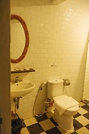 Omah Njonja Bed & Brasserie