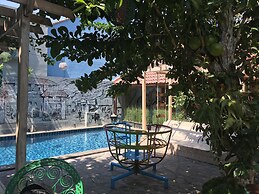 Omah Njonja Bed & Brasserie