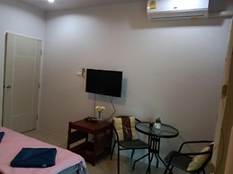 Mae-Porn Hostel