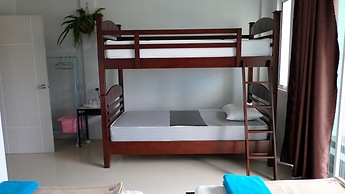 Mae-Porn Hostel