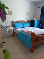 Mae-Porn Hostel