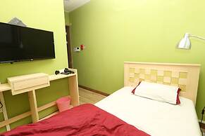 Midtown Hostel