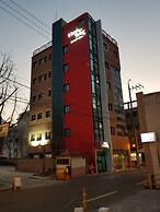 Midtown Hostel