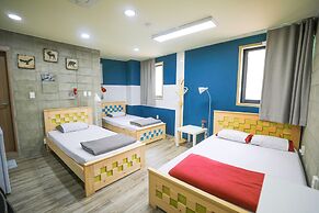 Midtown Hostel