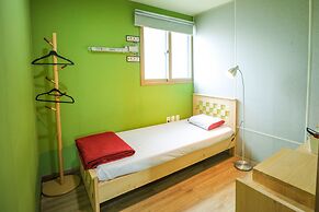 Midtown Hostel