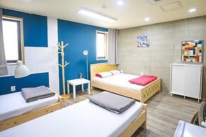 Midtown Hostel