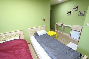 Midtown Hostel