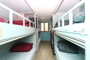 Midtown Hostel