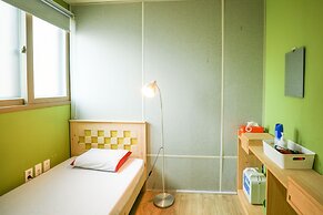 Midtown Hostel