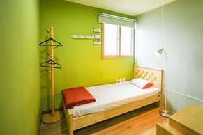 Midtown Hostel