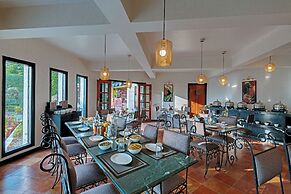 8fold-Pinecrest By LaRiSa, Bhimtal