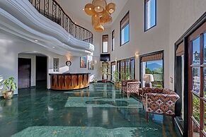 8fold-Pinecrest By LaRiSa, Bhimtal