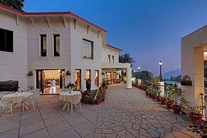 8fold-Pinecrest By LaRiSa, Bhimtal