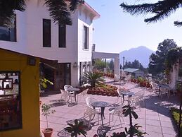 8fold-Pinecrest By LaRiSa, Bhimtal