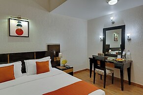 8fold-Pinecrest By LaRiSa, Bhimtal