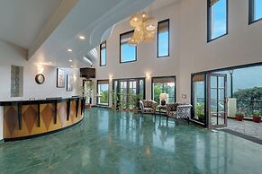 8fold-Pinecrest By LaRiSa, Bhimtal