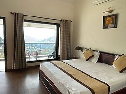 8fold-Pinecrest By LaRiSa, Bhimtal