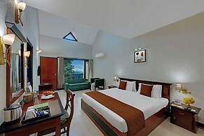 8fold-Pinecrest By LaRiSa, Bhimtal