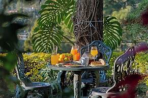 8fold-Pinecrest By LaRiSa, Bhimtal