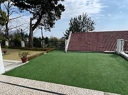 8fold-Pinecrest By LaRiSa, Bhimtal