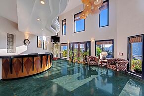 8fold-Pinecrest By LaRiSa, Bhimtal