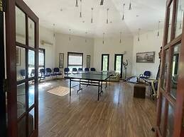 8fold-Pinecrest By LaRiSa, Bhimtal