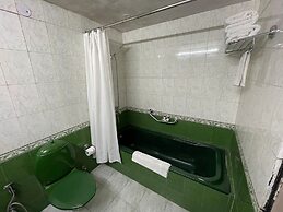 8fold-Pinecrest By LaRiSa, Bhimtal