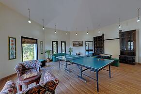 8fold-Pinecrest By LaRiSa, Bhimtal