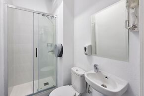 Hola Hostal Collblanc - Hostel