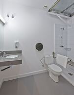 Hola Hostal Collblanc - Hostel