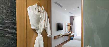 Seashore Hotel & Apartment