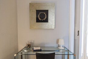 SpaccaNapoli Comfort Suites