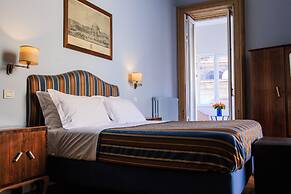 SpaccaNapoli Comfort Suites