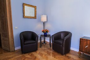 SpaccaNapoli Comfort Suites