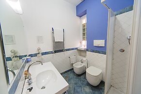 SpaccaNapoli Comfort Suites