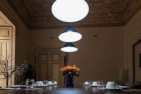 SpaccaNapoli Comfort Suites