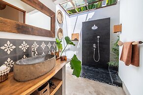 Villa Makasih by Villa Finder