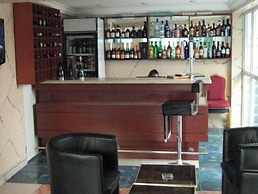 Hymax Grace Hotel and Suites