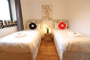 ICC Arena Fiveways Central Apartment