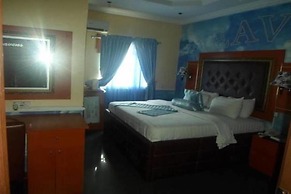 De Heavens Royale Hotel & Towers