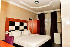 De Heavens Royale Hotel & Towers