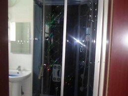 De Heavens Royale Hotel & Towers