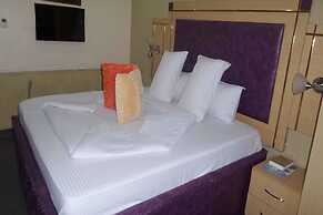 De Heavens Royale Hotel & Towers