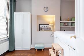 Vauxhall Park Views - 2 Bed Flat by BaseToGo