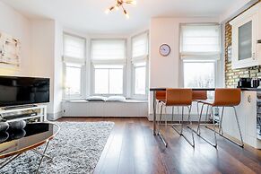 Vauxhall Park Views - 2 Bed Flat by BaseToGo
